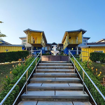 Solesor Kampong Beach Resort Porto Dickson Exterior foto