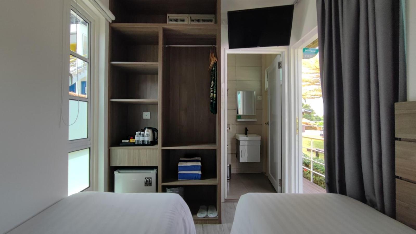 Solesor Kampong Beach Resort Porto Dickson Exterior foto