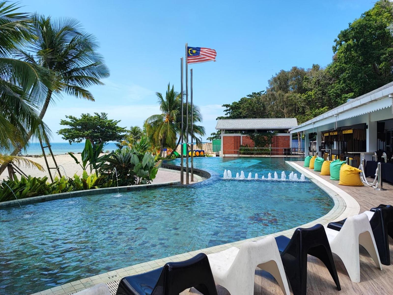 Solesor Kampong Beach Resort Porto Dickson Exterior foto